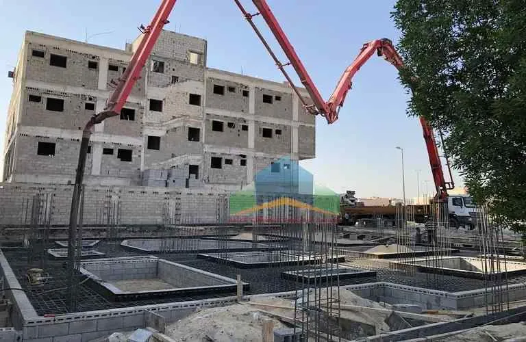 مقاول المباني